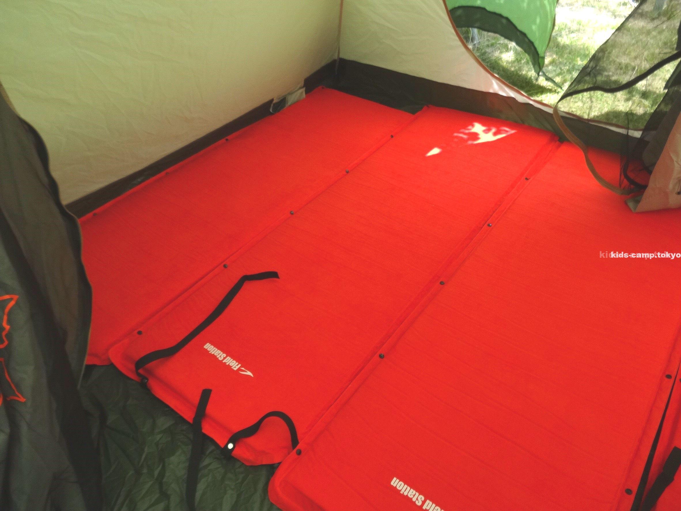テント内マットはインフレーターマットが設営ラクで寝心地最高良くて 